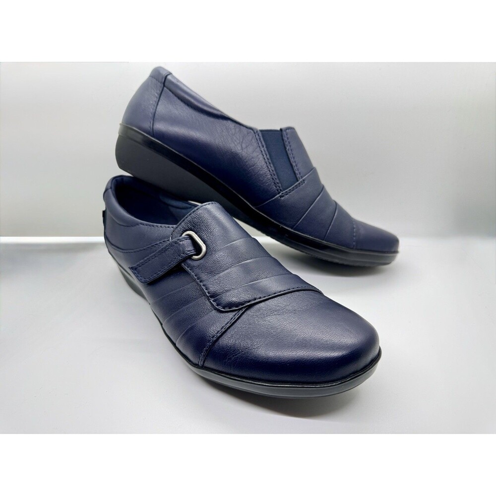 Clarks Women’s Everlay Luna Slip-On Loafer – Navy Leather – Size 8 Support Heel